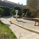Oda ve Kahvaltı Le Relais De La Cure Saint-Juire-Champgillon