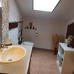 Oda ve Kahvaltı Le Relais De La Cure 3*