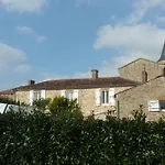 Le Relais De La Cure Oda ve Kahvaltı 3*