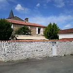 Le Relais De La Cure Saint-Juire-Champgillon