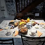 Le Relais De La Cure Bed & Breakfast