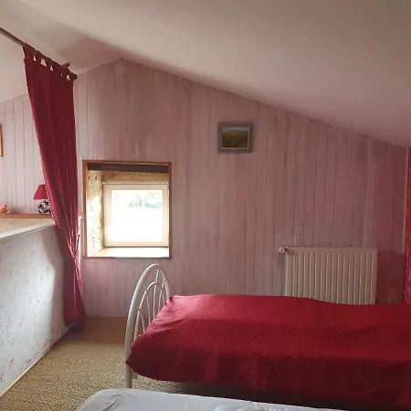 Alojamento de Acomodação e Pequeno-almoço Le Relais De La Cure Saint-Juire-Champgillon