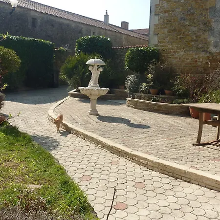 Alojamento de Acomodação e Pequeno-almoço Le Relais De La Cure Saint-Juire-Champgillon