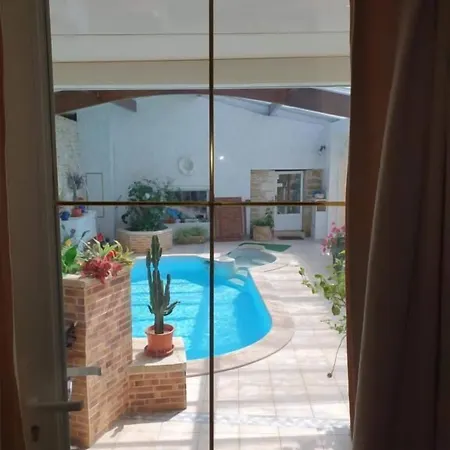 Le Relais De La Cure 3* Saint-Juire-Champgillon