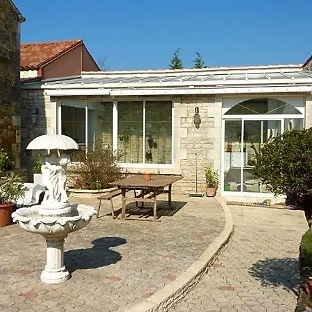 Le Relais De La Cure Bed & Breakfast Saint-Juire-Champgillon