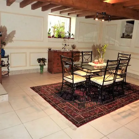Alojamento de Acomodação e Pequeno-almoço Le Relais De La Cure Saint-Juire-Champgillon