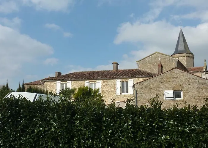 Le Relais De La Cure Bed & Breakfast 3*