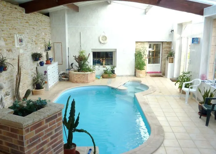 Le Relais De La Cure Bed & Breakfast Saint-Juire-Champgillon